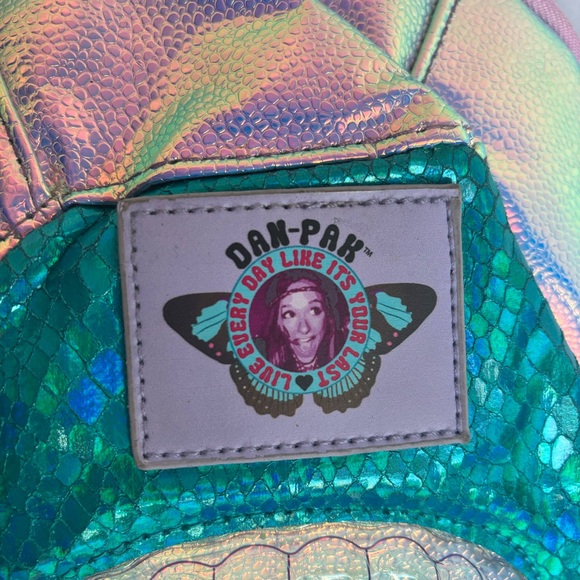 Dan Pak hydro RAVE back pack. - Picture 4 of 5